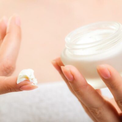 What To Look For In Anti-Wrinkle Creams for Aging Skin